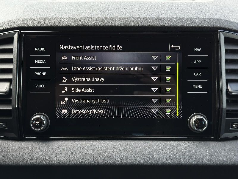 Škoda Karoq 1.5TSi DSG 150PS Sportline Mat - fotka 31 z 46