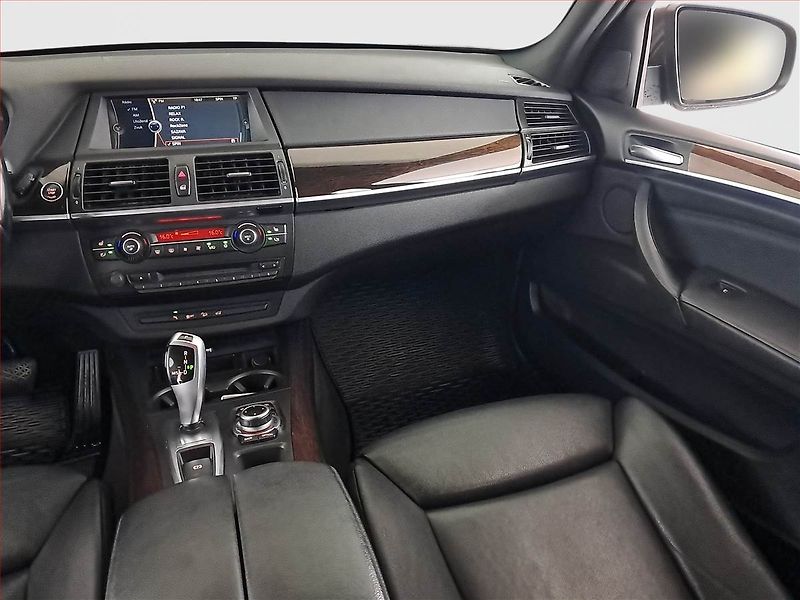 BMW X5 (2011) M Paket xDrive30d, 4X4 - fotka 8 z 27