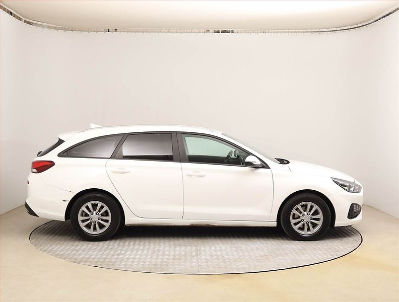 Hyundai i30 (2021) 1.6 CRDi, ČR,1.maj, Serv.kniha - fotka 6 z 23