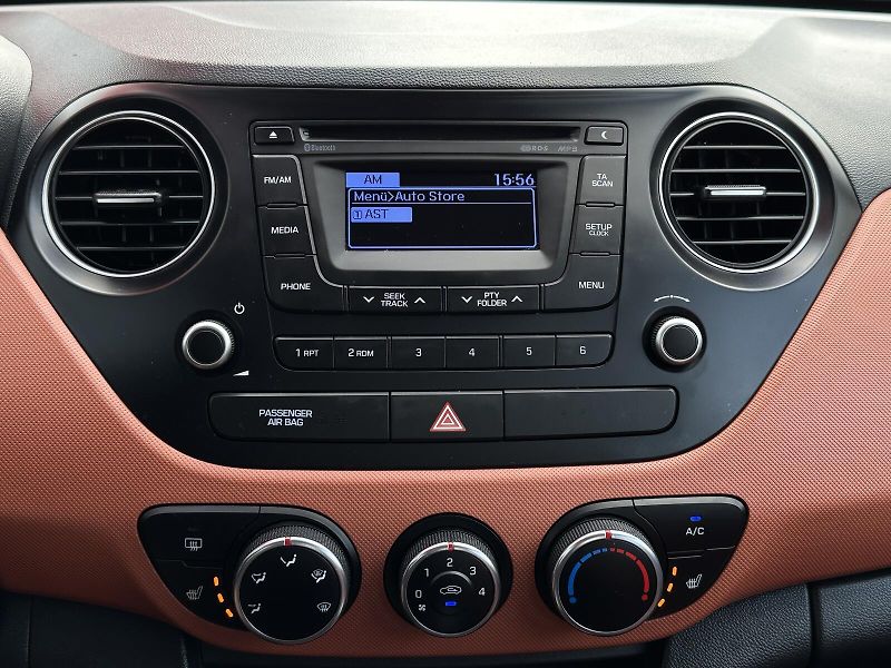 Hyundai i10 1.0i AUTOMAT 67PS KLIMA AC Blu - fotka 19 z 32