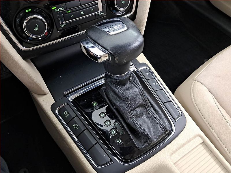 Škoda Superb (2011) 2.0 TDI, Automat, Navi - fotka 16 z 20