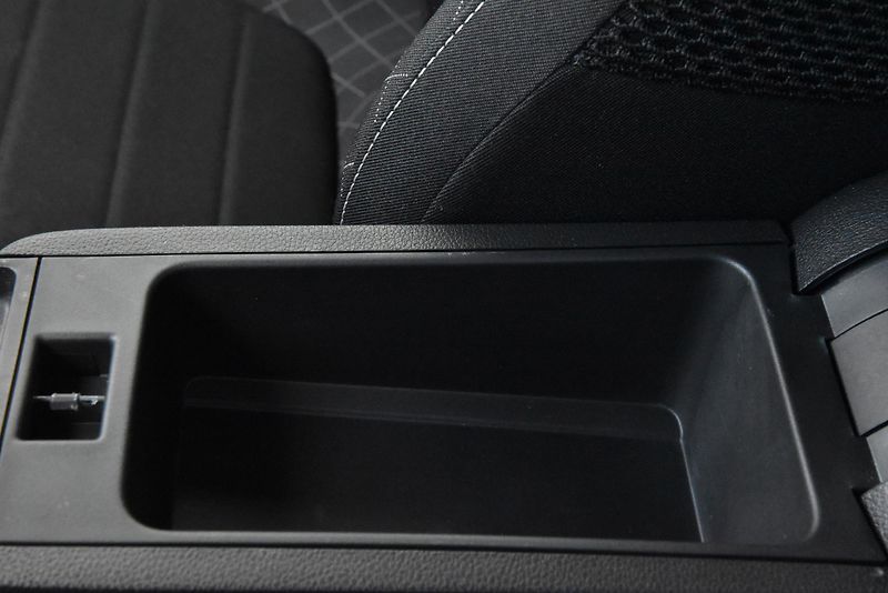 Škoda Fabia 1.0 TSi 6st 81 kW STYLE,DKLIMA - fotka 41 z 55