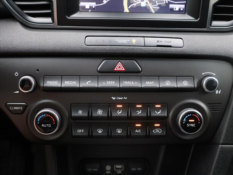 Kia Sportage 1,7 CRDI 85kW Comfort CZ - fotka 23 z 33