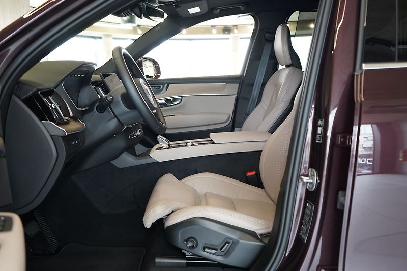 Volvo XC90 T8 PLUS Bright, Vzduch, 360° - fotka 18 z 50