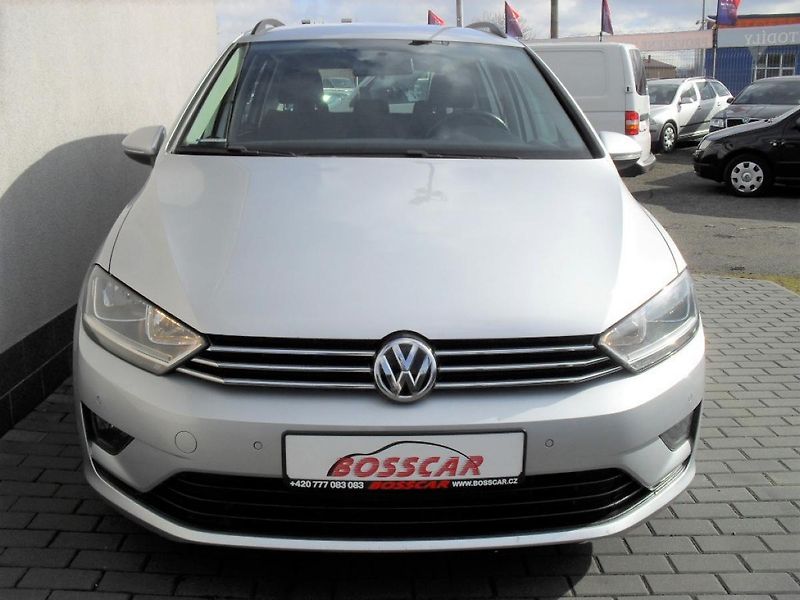 Volkswagen Golf Sportsvan 1,6 TDI Tempomat ALU kola PDC - fotka 8 z 35