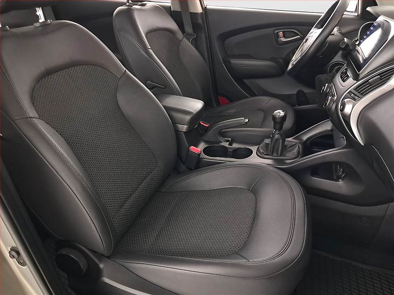 Hyundai ix35 (2010) 2.0 CVVT, 4X4, Navi - fotka 9 z 20