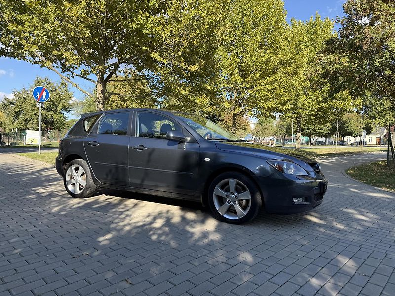 Mazda 3 1.6 Sport Active - fotka 14 z 28