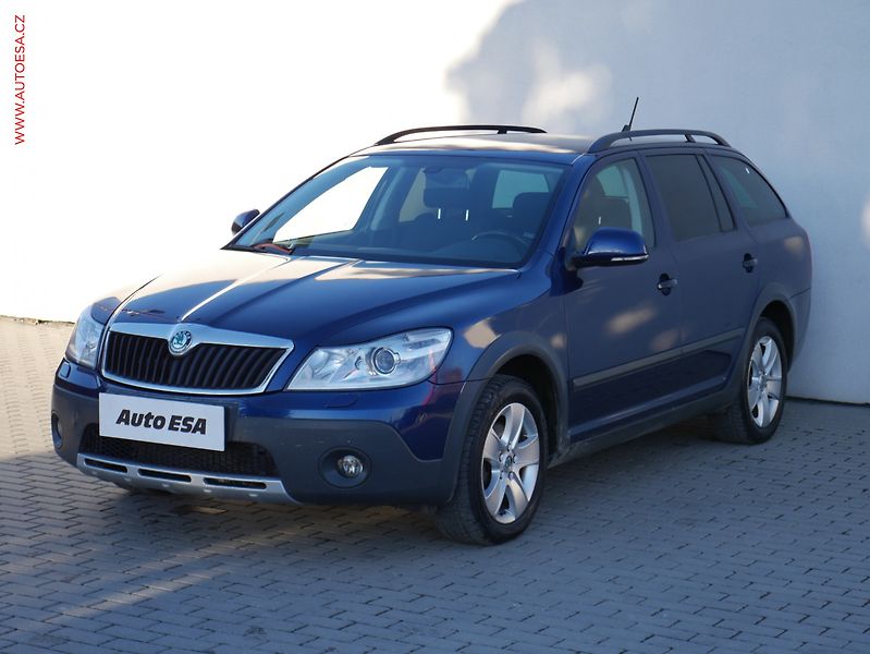 Škoda Octavia (2012) 2.0TDi 4x4, ČR, Xenon, AC - fotka 3 z 18