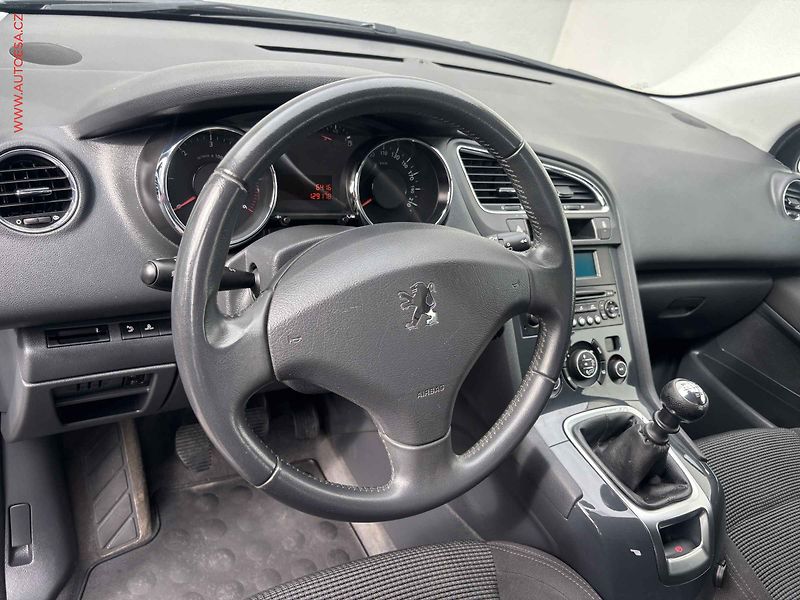 Peugeot 5008 (2011) 1.6 HDi, AC, tempo, park - fotka 12 z 16