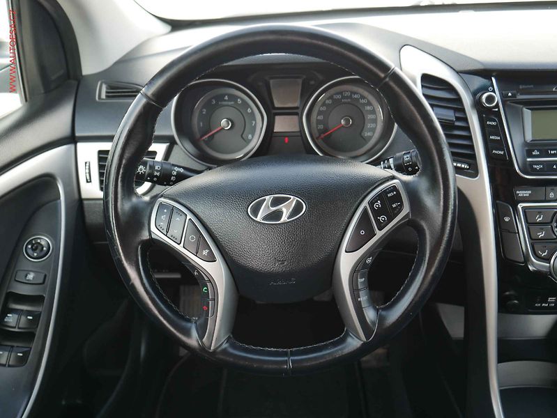 Hyundai i30 (2016) 1.6 GDi, ČR, AC, TZ, tempo - fotka 11 z 15