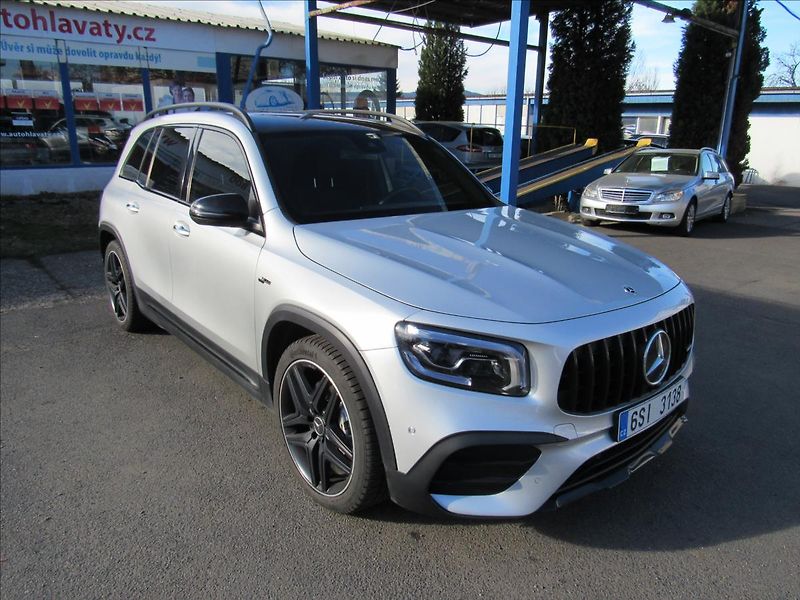 Mercedes-Benz GLB 2,0 AMG 35 225kW - fotka 3 z 35