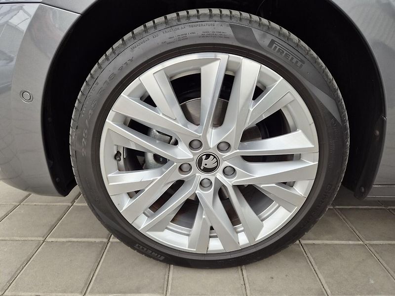 Škoda Octavia 1.5 TSi Exclusive Selection - fotka 29 z 29