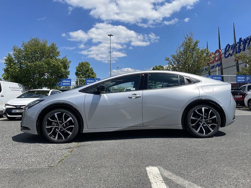 Toyota Prius 2.0 Plug-in Hybrid Prestige - fotka 7 z 30