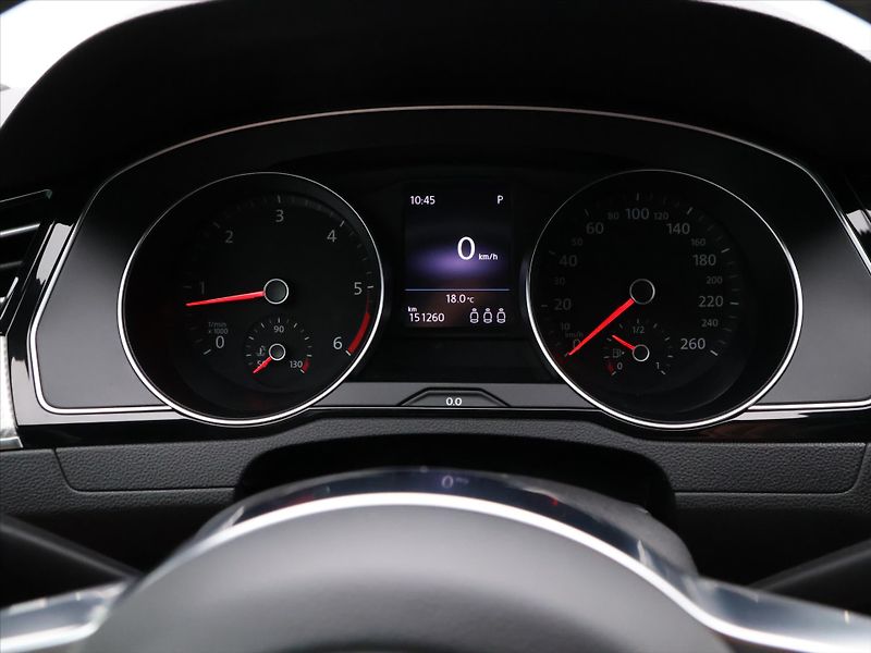 Volkswagen Passat 2.0 TDI 110kW DSG LED Kůže CZ - fotka 18 z 31