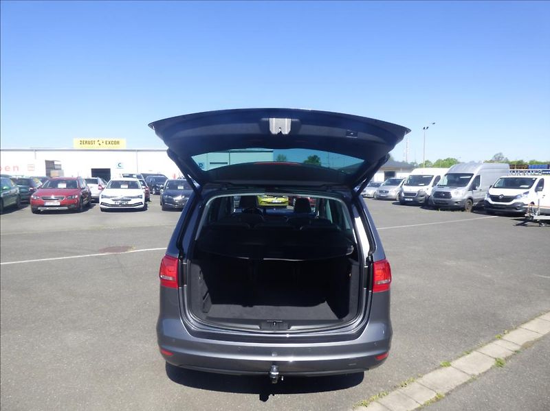 Volkswagen Sharan 2,0 TDI,Digi Klima,Navigace  H - fotka 12 z 67