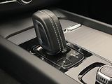 Volvo XC60 B6 AWD R-DESIGN AUT  - náhled 28