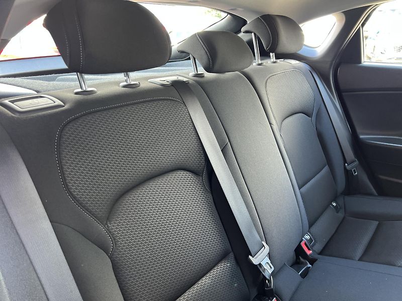 Hyundai i30 Fastback 1.0T-GDi KOUPENO V ČR - fotka 24 z 37