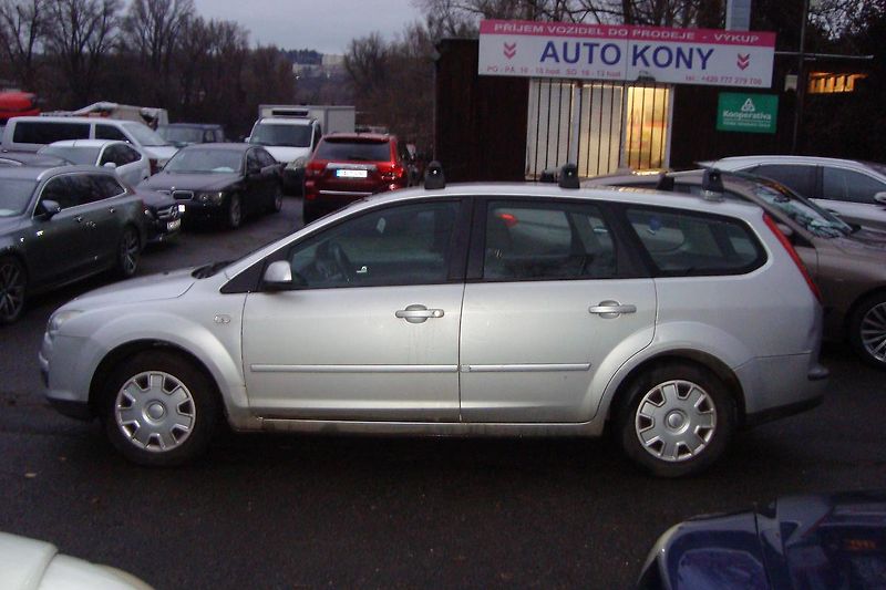 Ford Focus (2007) 1.6i,ČR,Pravid.serv.STK 5/2027 - fotka 4 z 54