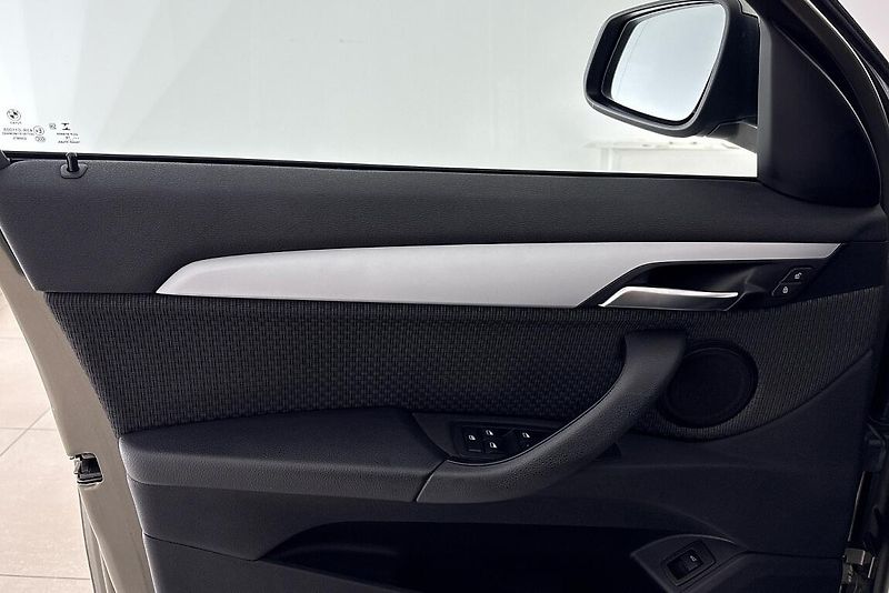 BMW X1 xDrive18d - fotka 15 z 23