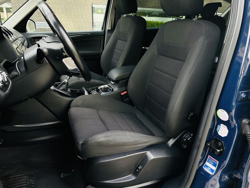 Ford S-MAX 2.0TDCi MANUÁL SENZORY VÝHŘEV - fotka 28 z 44
