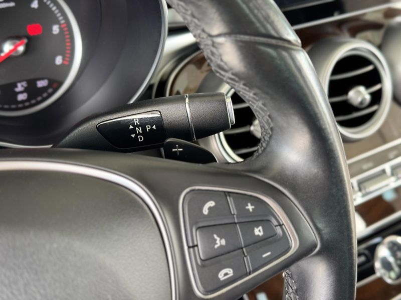 Mercedes-Benz Třídy C 250d 4Matic*Distronic*AirMatic - fotka 26 z 35