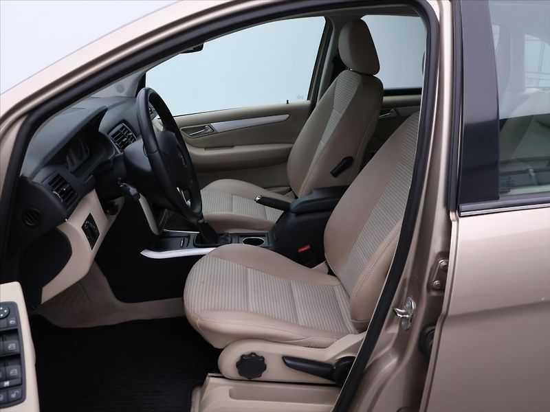 Mercedes-Benz Třídy B 2,0 180CDI CZ Klima Xenon - fotka 10 z 25