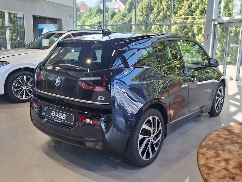 BMW i3 120Ah - fotka 6 z 17