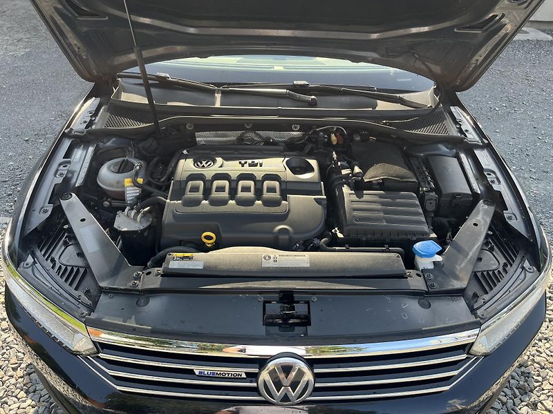 Volkswagen Passat (2017) 2,0TDi 110Kw COMF.PANO.AKCE! - fotka 18 z 20