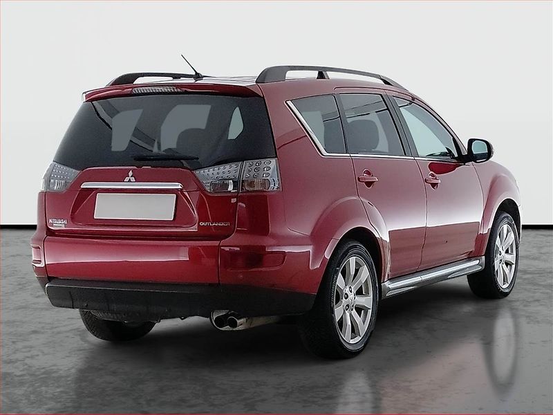 Mitsubishi Outlander (2011) 2.2 DI-D, 4X4, 7 míst - fotka 5 z 21