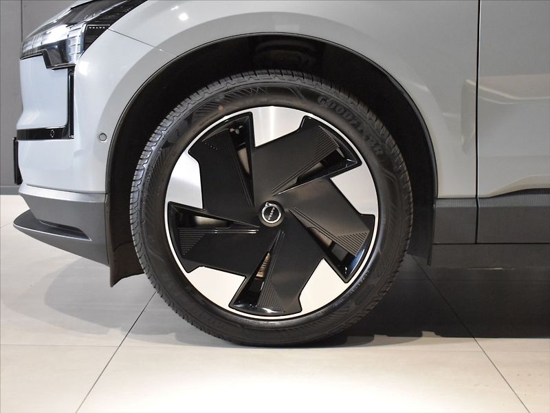Volvo EX30 0,0 Ultra Twin preformance - fotka 7 z 20
