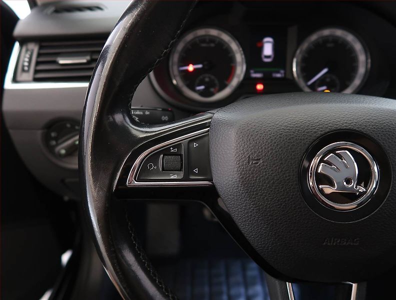 Škoda Octavia (2017) Style Plus 1.6 TDI, Tempomat - fotka 17 z 23