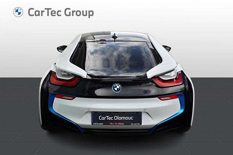 BMW i8 - fotka 4 z 15
