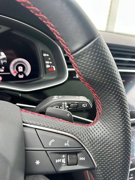 Audi Q7 (2024) S-LINE QUATTRO V ZÁRUCE 360 - fotka 21 z 39
