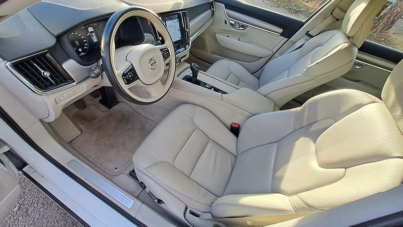 Volvo V90 2.0 D3 Break NAVI Bílá kůže - fotka 21 z 30