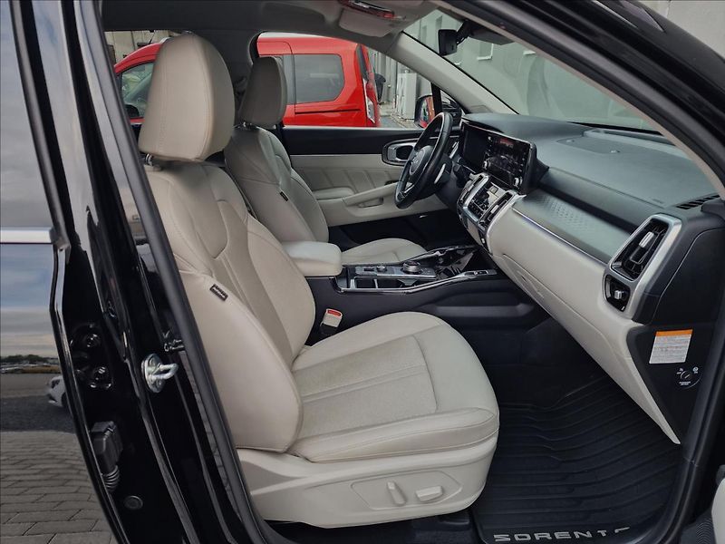 Kia Sorento 1.6T-GDi PHEV 4x4 Premium, ČR - fotka 14 z 50
