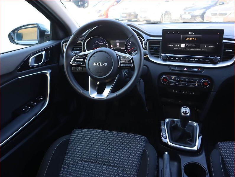 Kia Ceed (2025) 1.5 T-GDI - fotka 7 z 22