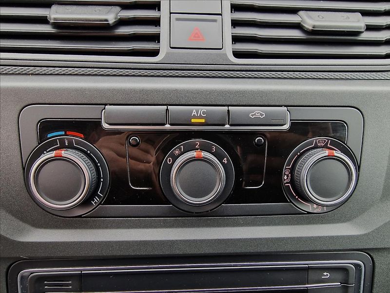 Volkswagen Caddy 1.4 TGI Maxi, původ ČR,1.Maj. - fotka 30 z 48