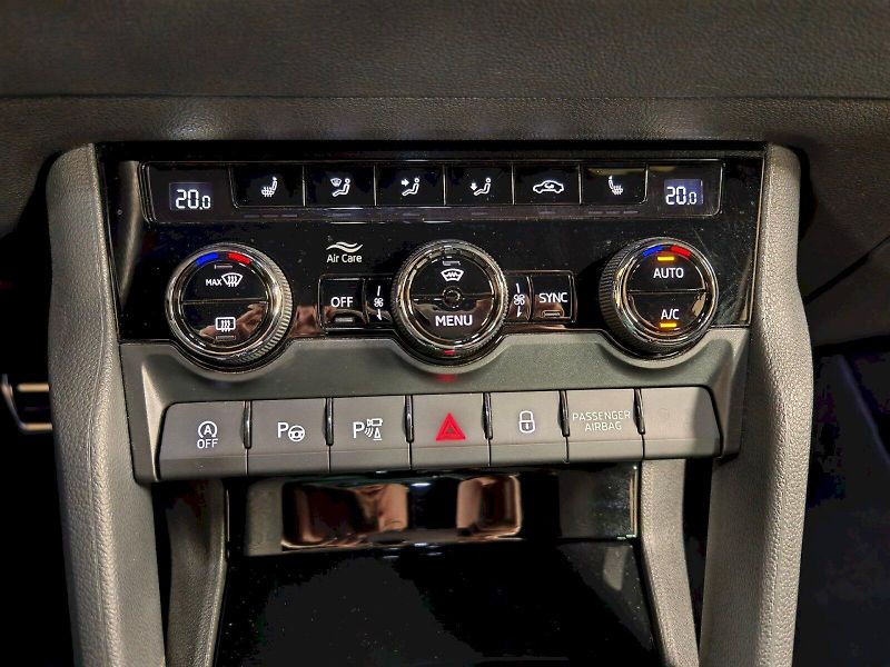 Škoda Karoq (2025) 2.0 TDI 110 kW DSG Sportline - fotka 17 z 30
