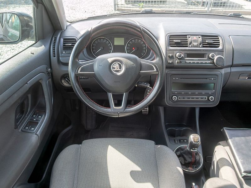 Škoda Roomster (2014) 1.6TDI NOIRE – BLACK - fotka 12 z 43