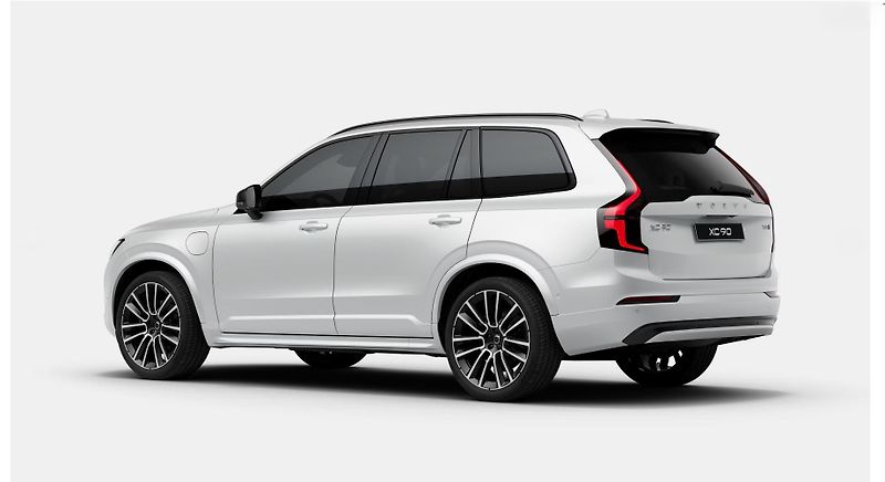 Volvo XC90 (2026) T8 AWD AUT RECHARGE DARK PLUS - fotka 3 z 14