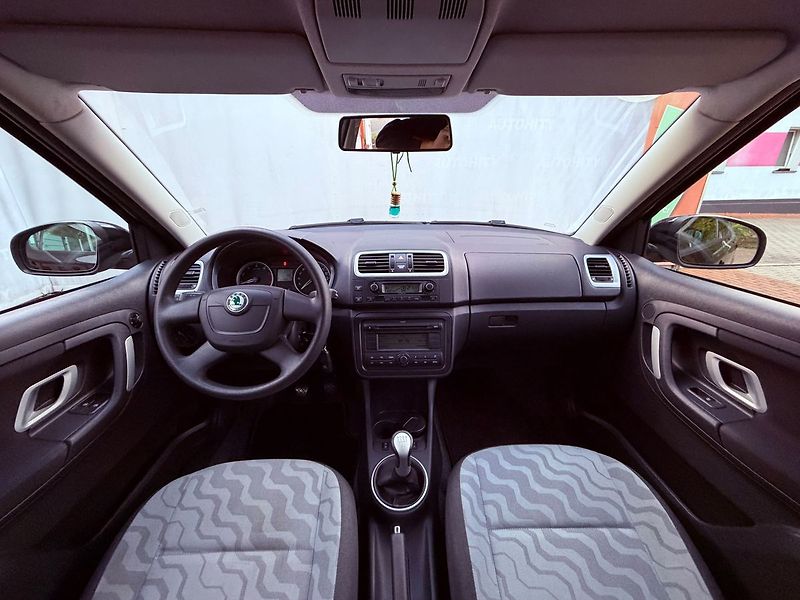 Škoda Fabia 1.4 Style Edition, Serviska, 1 - fotka 15 z 25