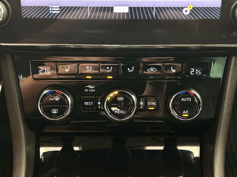 Škoda Superb 2.0 TDI L&K - fotka 15 z 29