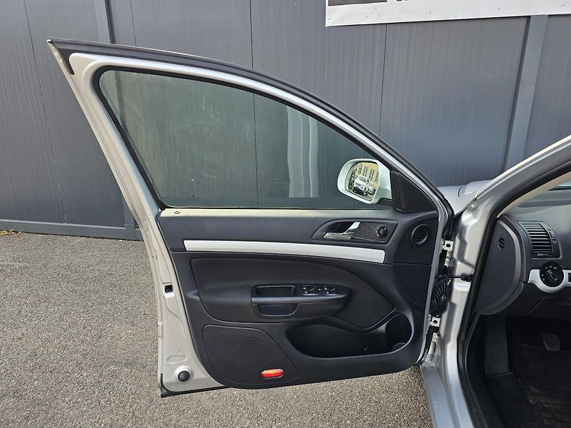 Škoda Octavia 1.2 TSI 77kW SPORT EDITION - fotka 16 z 42