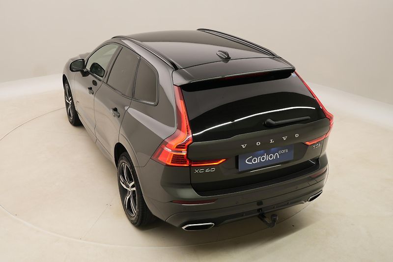 Volvo XC60 T5 AWD R-DESIGN AUT CZ - fotka 17 z 46