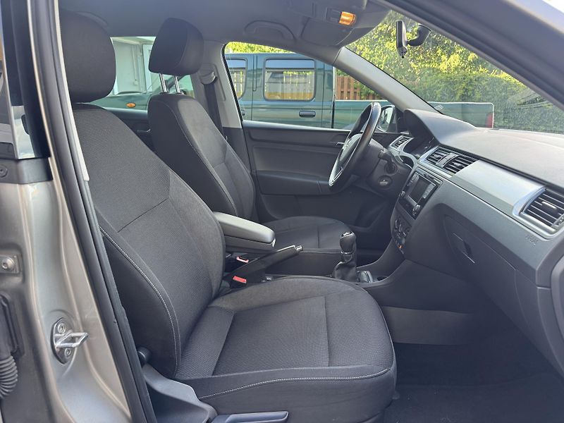 Škoda Rapid (2015) 1.2TSI Ambition ČR - fotka 14 z 18