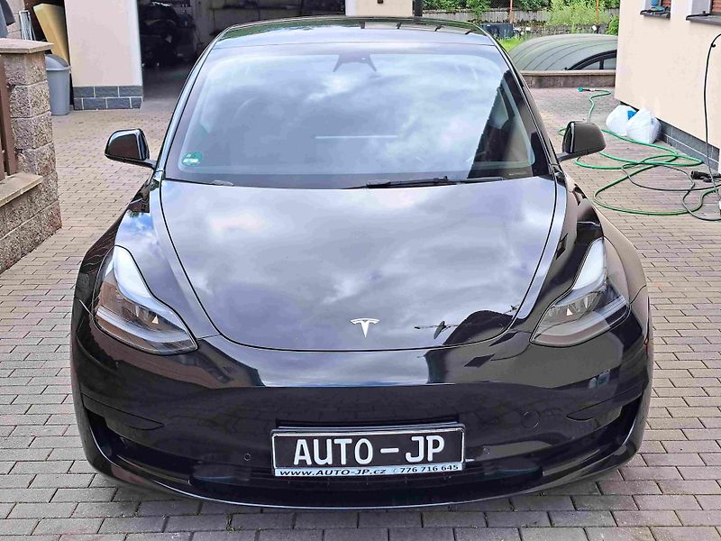 Tesla Model 3 RWD LED ACC 18ALU NAVI  SOH92% - fotka 7 z 16