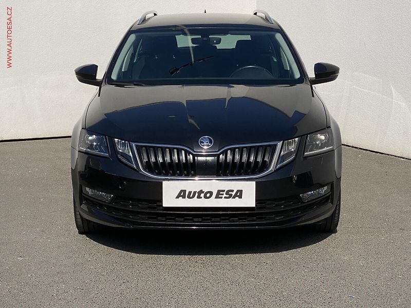 Škoda Octavia (2019) 1.5 TSi, Soleil, LED, navi, - fotka 2 z 19