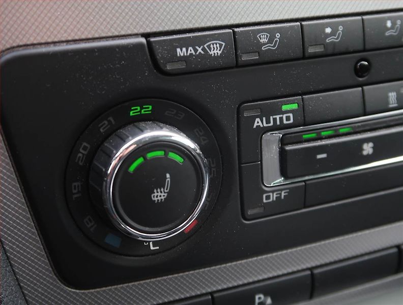 Škoda Octavia (2012) Elegance 2.0 TDI, Automat - fotka 19 z 21