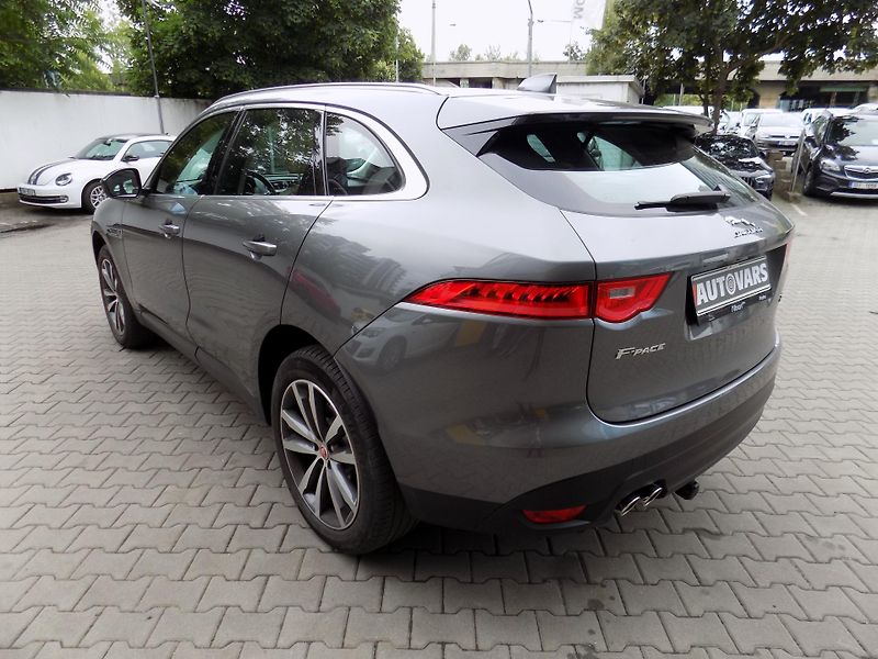 Jaguar F-Pace (2017) 2.0 D Původ ČR  - fotka 5 z 19