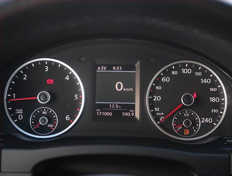 Volkswagen Tiguan (2012) Sport 2.0 TDI, 4X4, Bi-Xenony - fotka 11 z 21